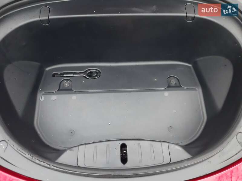 Седан Tesla Model 3 2019 в Запоріжжі