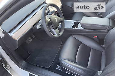 Седан Tesla Model 3 2021 в 