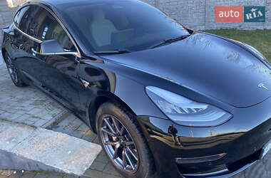 Седан Tesla Model 3 2019 в Долине