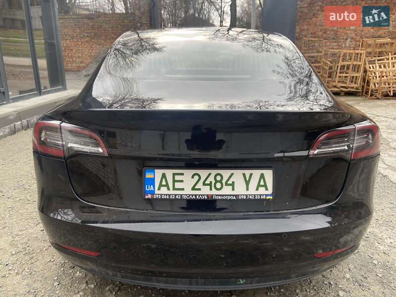 Седан Tesla Model 3 2019 в Дніпрі