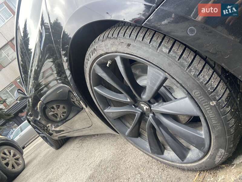 Седан Tesla Model 3 2019 в Дніпрі