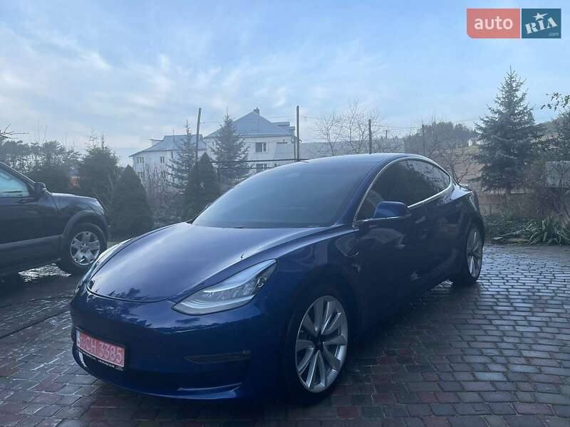 Седан Tesla Model 3 2020 в Львові
