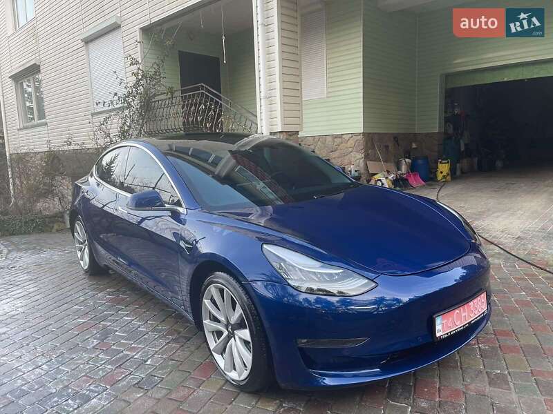 Седан Tesla Model 3 2020 в Львові