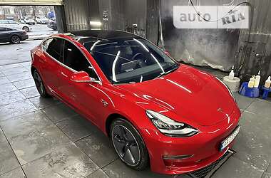 Ліфтбек Tesla Model 3 2020 в Києві