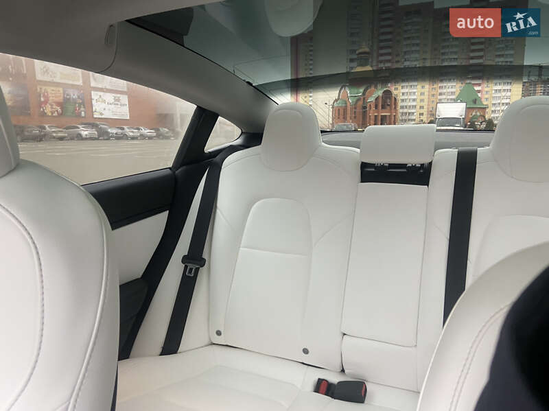 Седан Tesla Model 3 2019 в Киеве