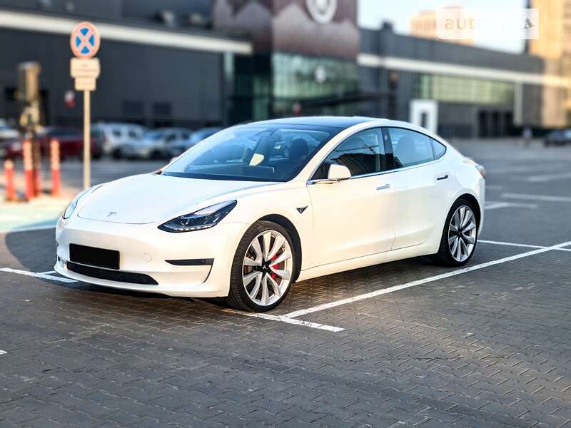 Седан Tesla Model 3 2019 в Києві