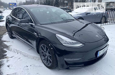 Ліфтбек Tesla Model 3 2018 в Полтаві