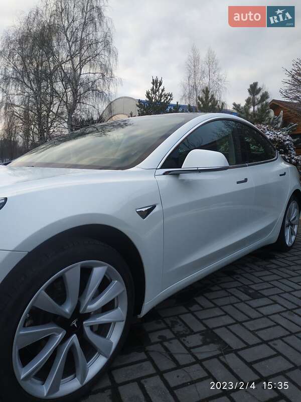 Седан Tesla Model 3 2019 в Кременчуці