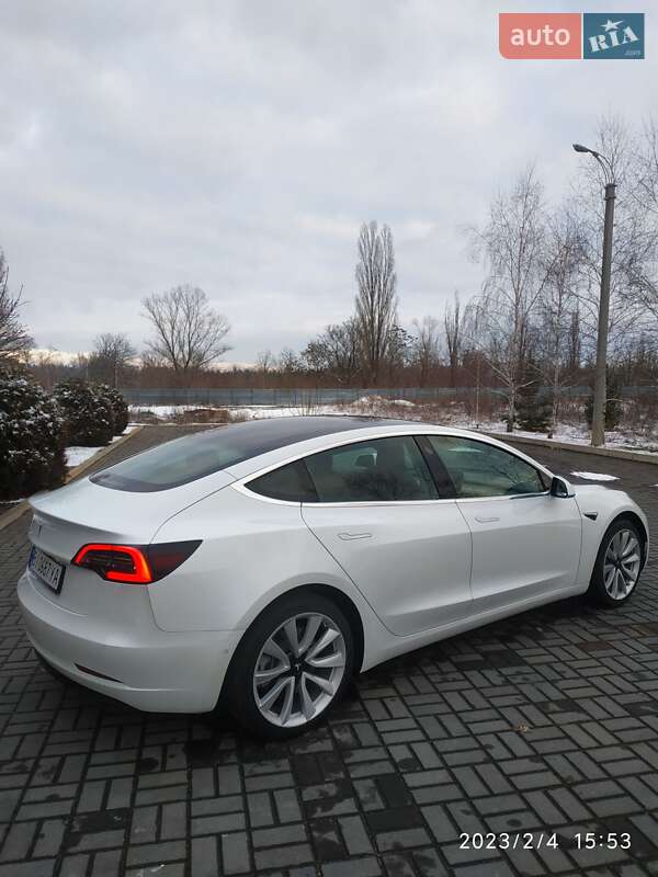 Седан Tesla Model 3 2019 в Кременчуці
