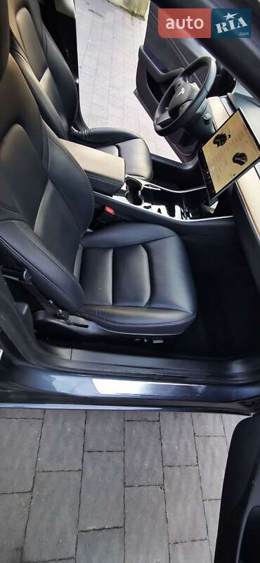 Седан Tesla Model 3 2020 в Ковелі