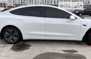 Седан Tesla Model 3 2018 в Вишневом