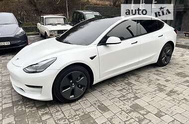 Седан Tesla Model 3 2022 в Львове