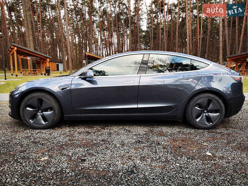 Седан Tesla Model 3 2020 в Ковелі