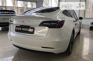 Седан Tesla Model 3 2020 в Одесі