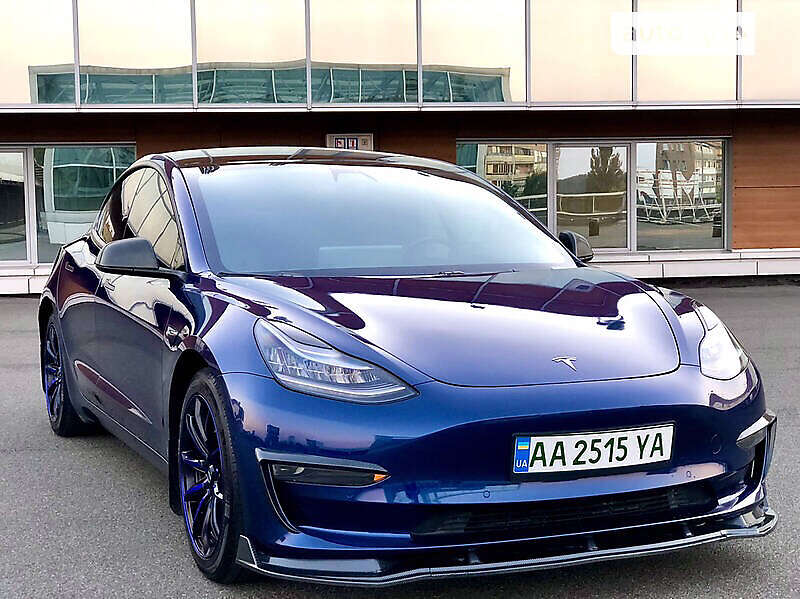 Седан Tesla Model 3 2020 в Києві