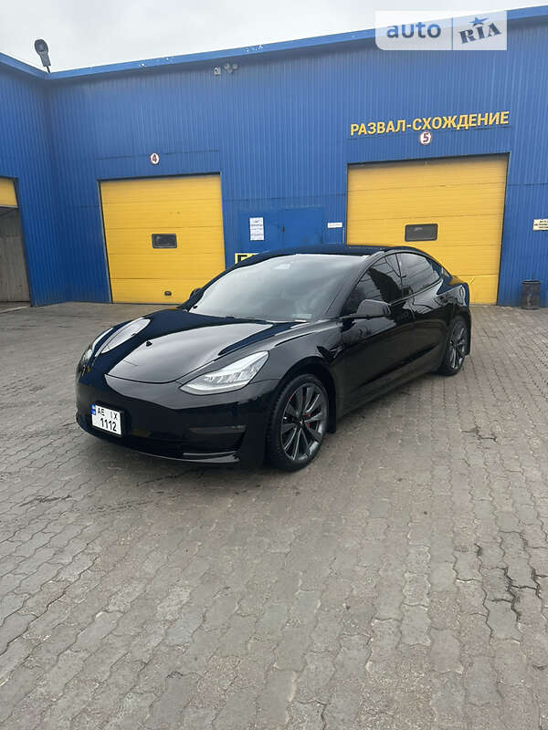 Седан Tesla Model 3 2019 в Кривом Роге