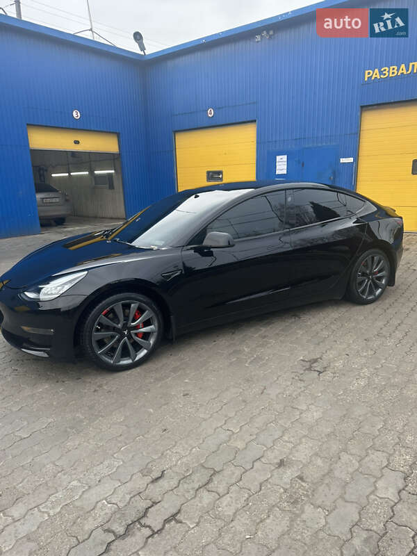 Седан Tesla Model 3 2019 в Кривом Роге