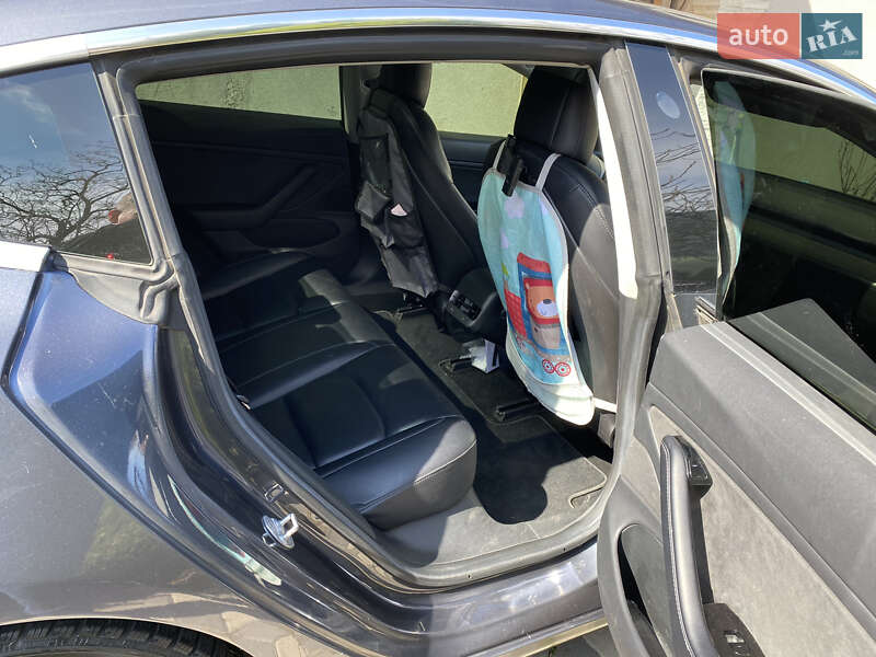 Седан Tesla Model 3 2018 в Одесі