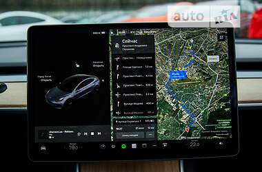 Седан Tesla Model 3 2019 в Киеве