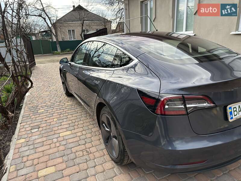 Седан Tesla Model 3 2018 в Кропивницком