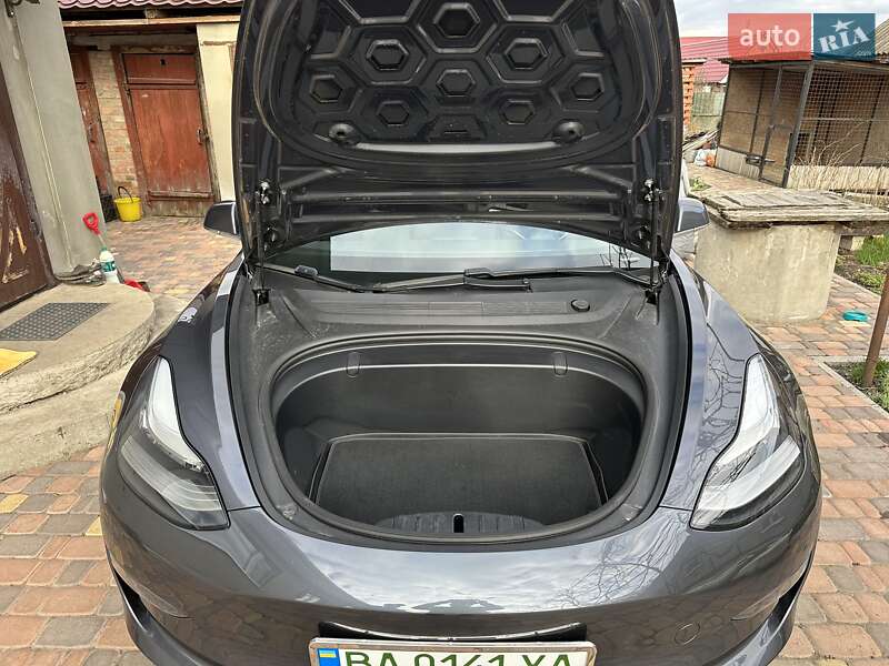 Седан Tesla Model 3 2018 в Кропивницком