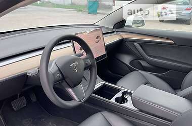 Седан Tesla Model 3 2021 в 