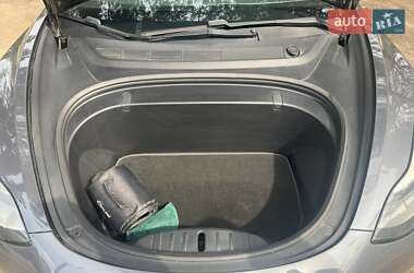 Седан Tesla Model 3 2018 в 