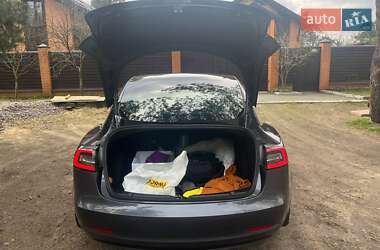Седан Tesla Model 3 2018 в Киеве