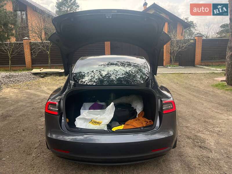Седан Tesla Model 3 2018 в Києві