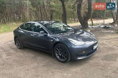 Седан Tesla Model 3 2018 в Киеве
