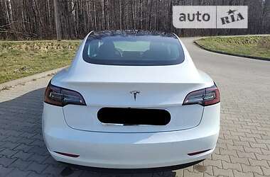 Седан Tesla Model 3 2020 в Львове