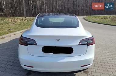 Седан Tesla Model 3 2020 в Львове