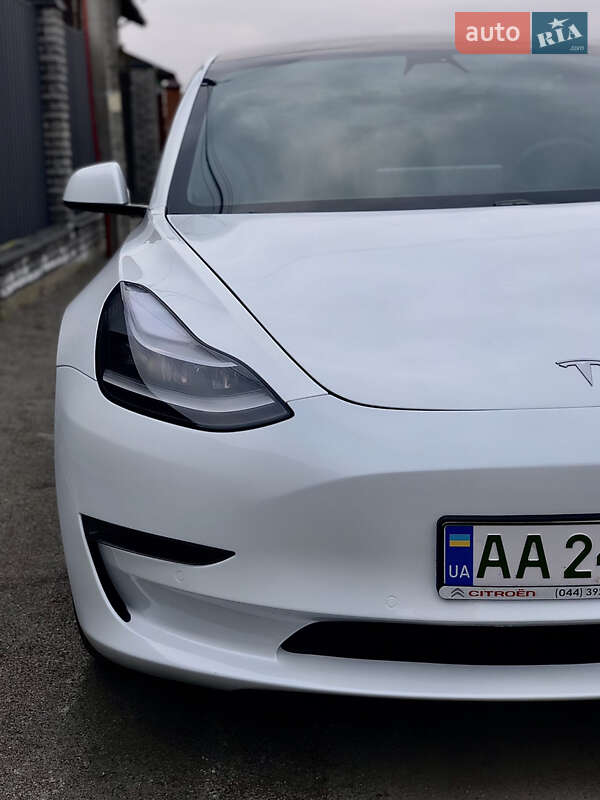 Седан Tesla Model 3 2021 в Києві