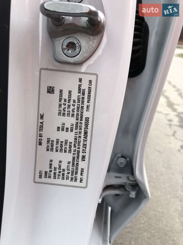 Седан Tesla Model 3 2021 в Києві