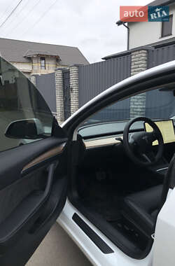 Седан Tesla Model 3 2021 в Киеве