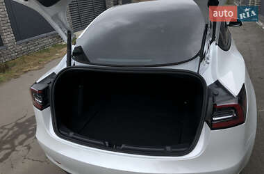 Седан Tesla Model 3 2021 в Киеве
