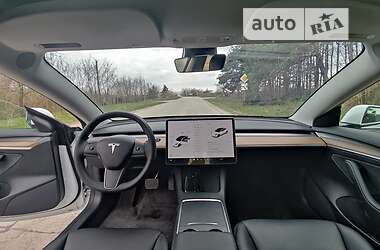Седан Tesla Model 3 2021 в 