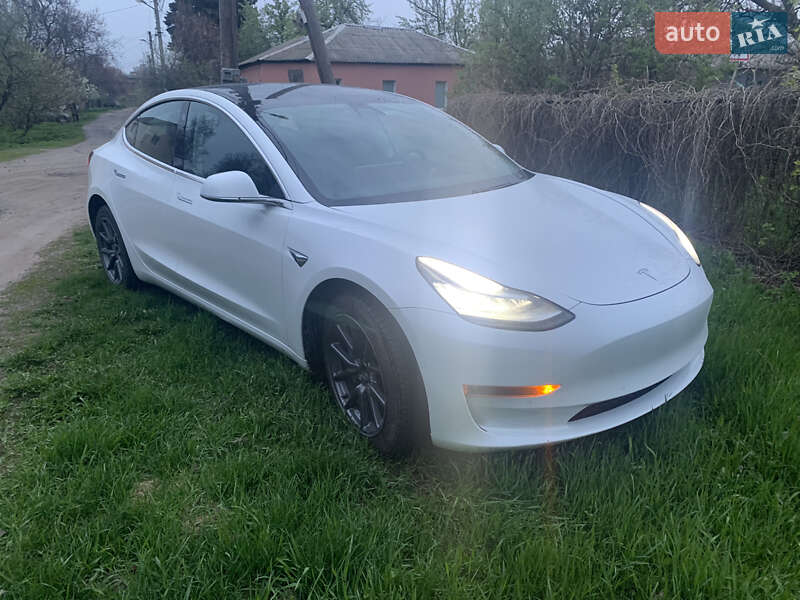 Седан Tesla Model 3 2020 в Харкові