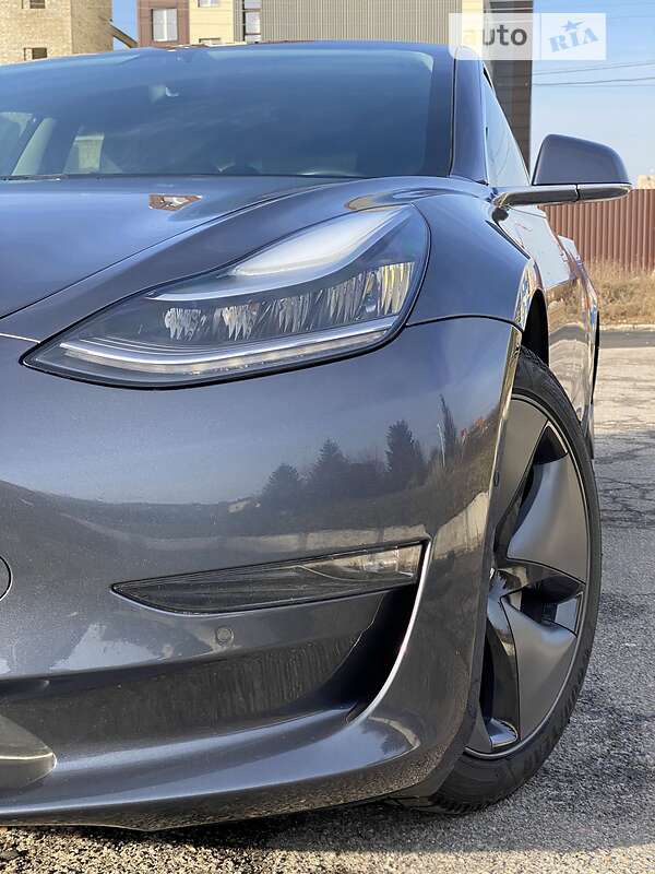 Седан Tesla Model 3 2019 в Харкові