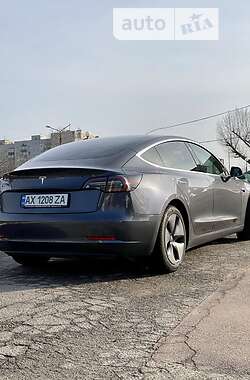 Седан Tesla Model 3 2019 в Харкові