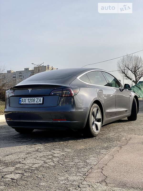 Седан Tesla Model 3 2019 в Харкові