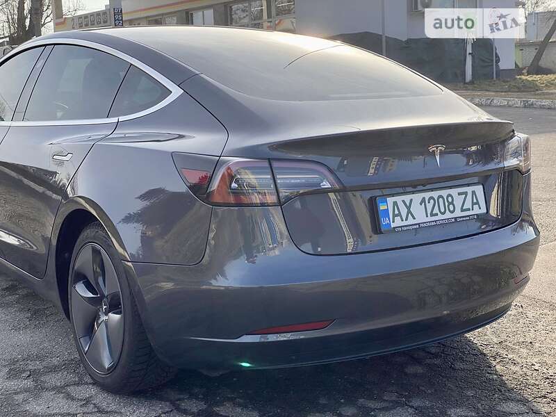 Седан Tesla Model 3 2019 в Харкові