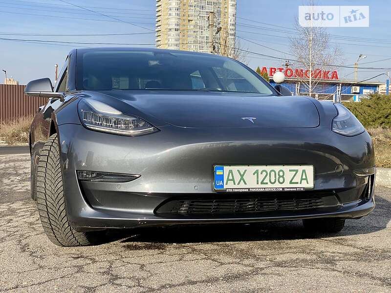 Седан Tesla Model 3 2019 в Харкові