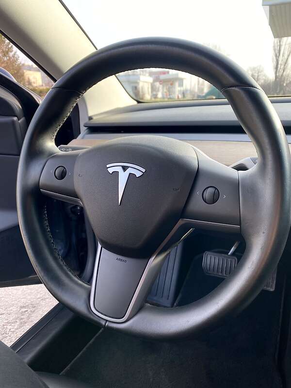 Седан Tesla Model 3 2019 в Харкові