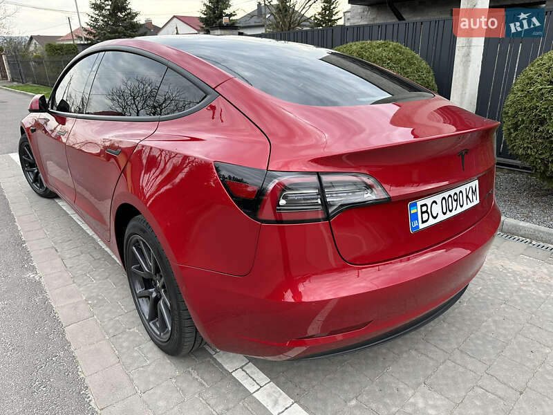 Седан Tesla Model 3 2019 в Львові