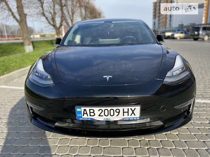 Седан Tesla Model 3 2019 в Виннице