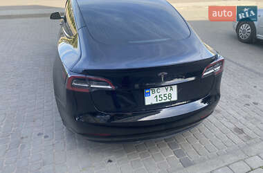 Седан Tesla Model 3 2019 в Шептицькому
