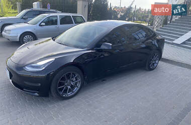 Седан Tesla Model 3 2019 в Шептицькому