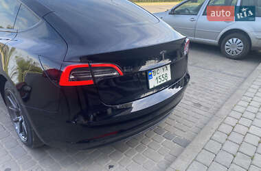 Седан Tesla Model 3 2019 в Шептицькому