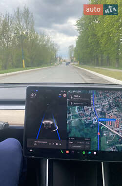 Седан Tesla Model 3 2019 в Шептицькому